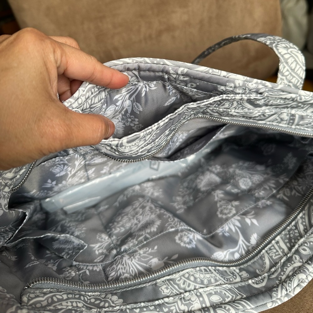 Sold- Vera Bradley Cloud Gray Paisley Small Vera Tote Bag, New with Tag - Picture 8 of 8